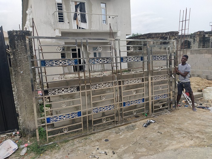See through Gate