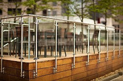 plain glass on side clips
