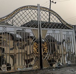 Double opening silver gate