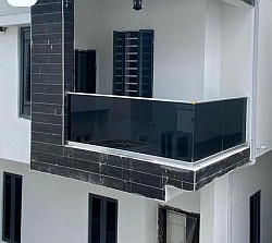 Top rail frameless glass